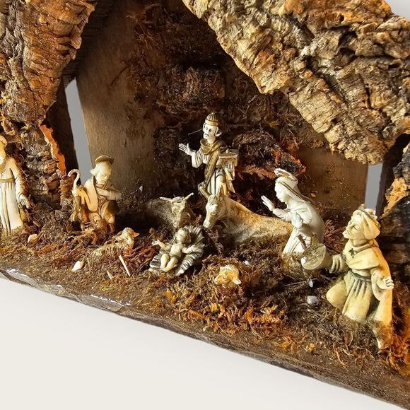 Vintage Wooden Made in Italy Christmas Nativity - Picture 4 of 11